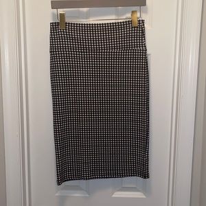 LuLaRoe Size Small Cassie Pencil Skirt Black and White LIKE NEW